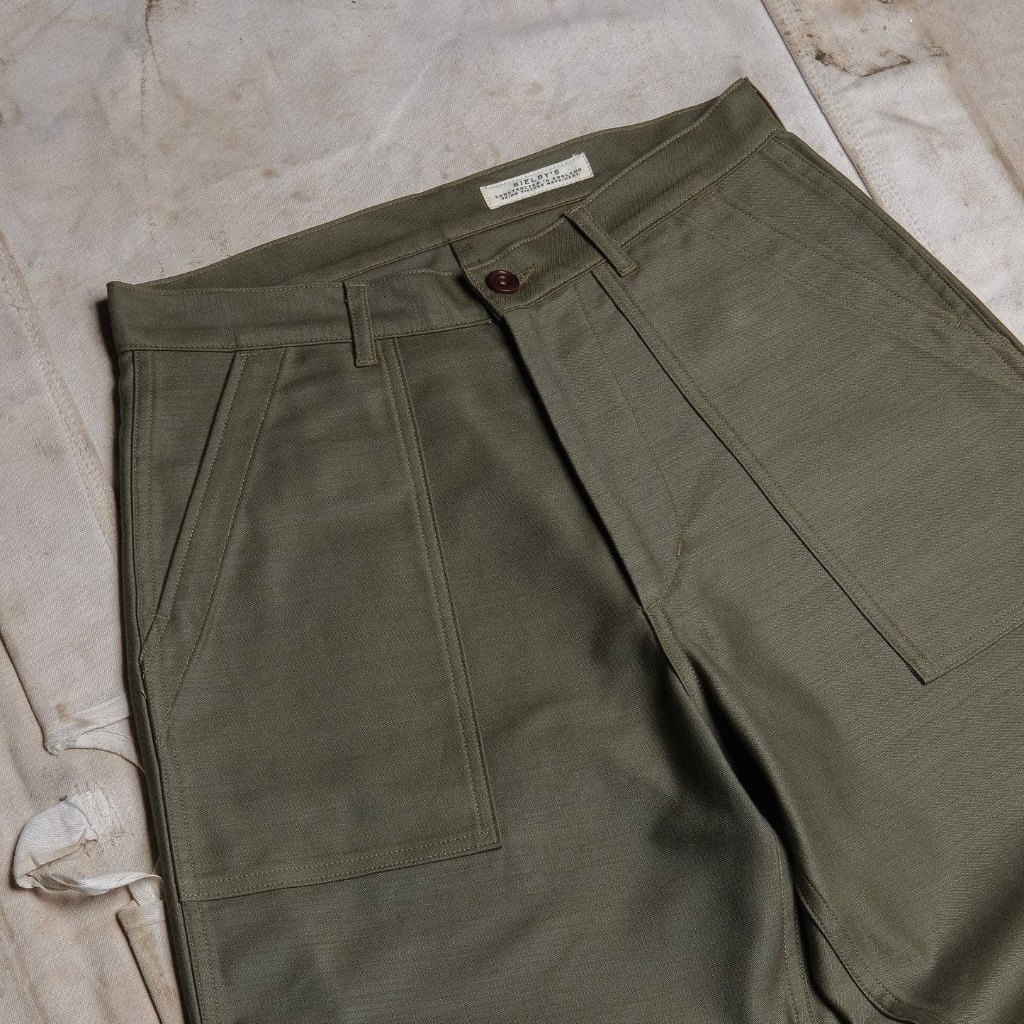 FATIGUES IN OLIVE SATEEN