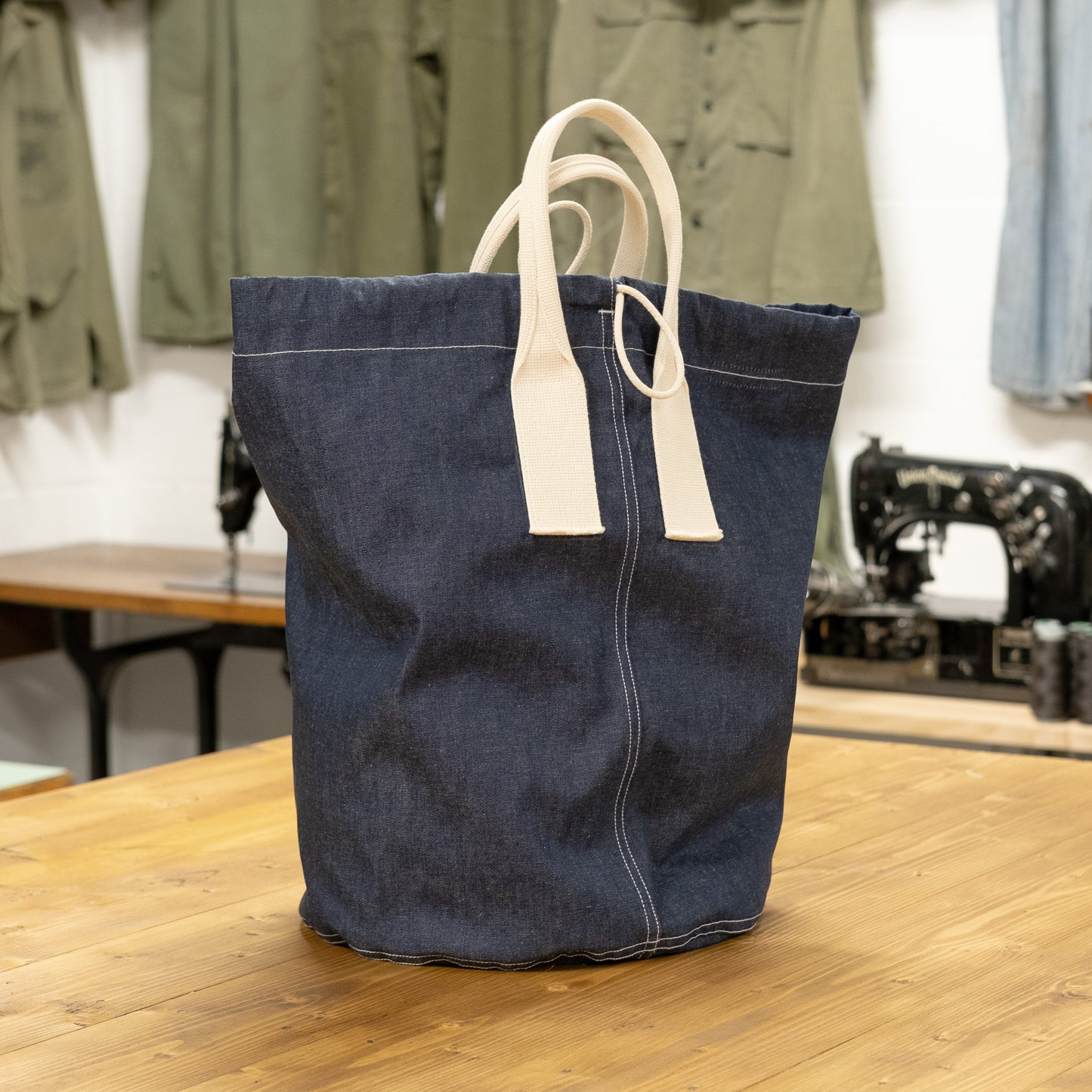 DRAWSTRING TOTE